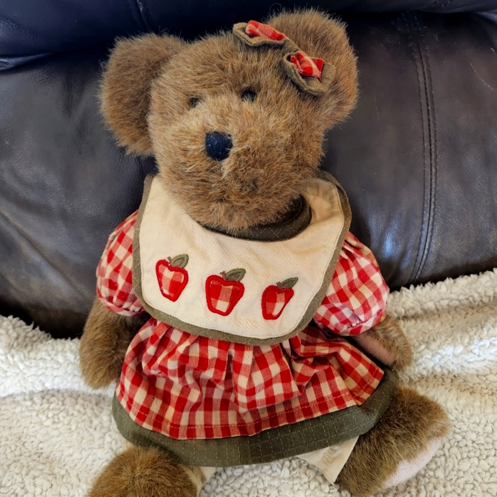 Boyd's Bear Cora B. Applesmith